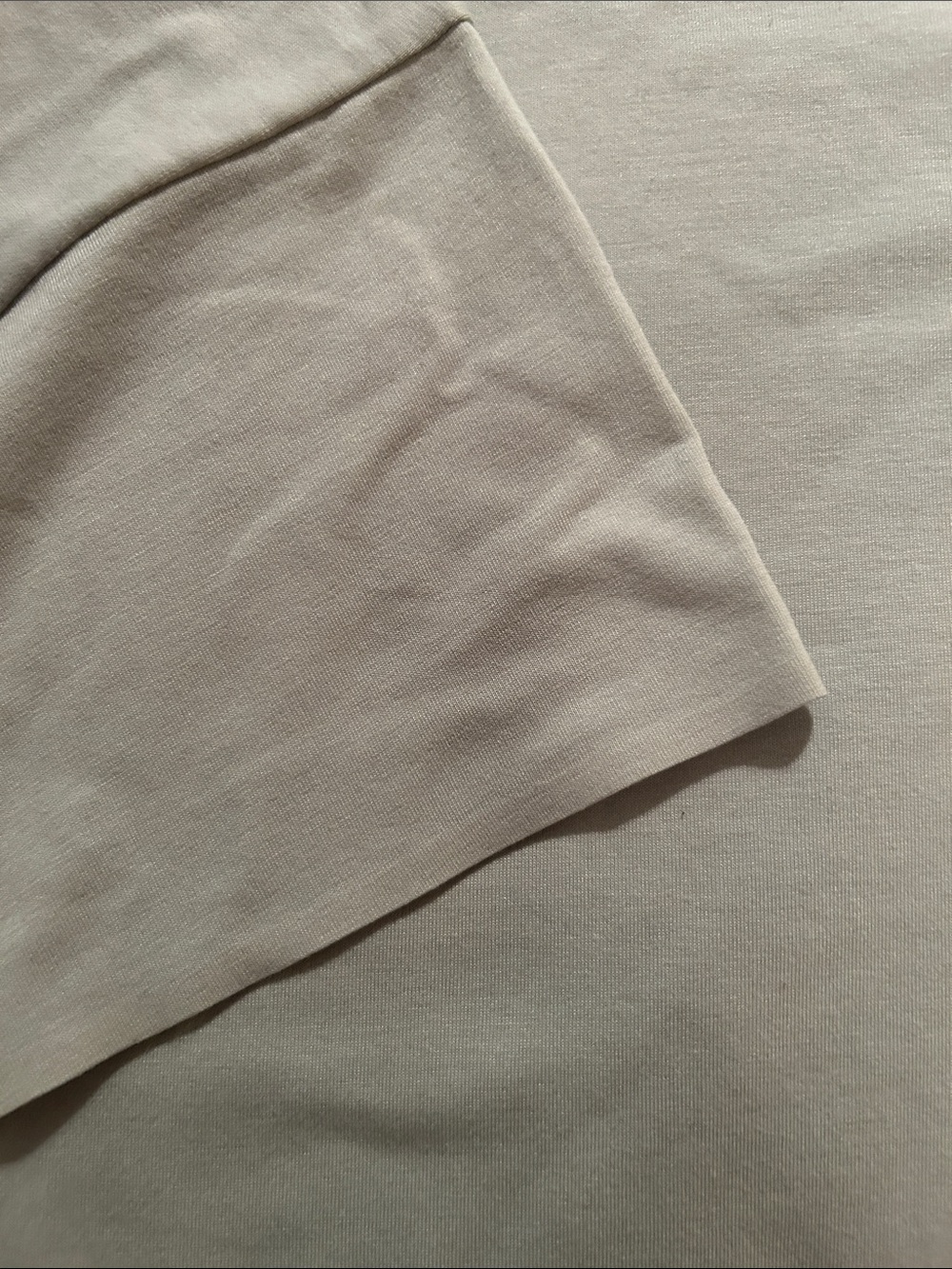 Women’s V-Neck Relaxed Tee in Light Blue/Gray - UNIQLO - Picture 4 of 4